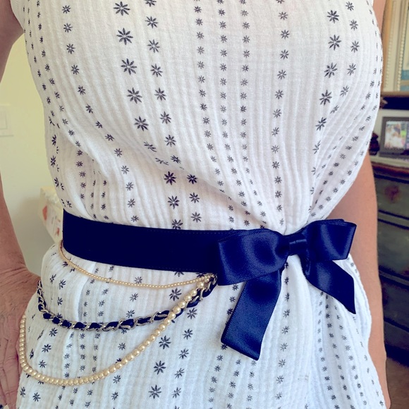 CHANEL fits like a small and it is adjustable with 3 snaps - Picture 3 of 13